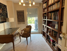 
                                                                                        Location
                                                                                         Opportunité rare sur canal et Proxi tram 
Calme