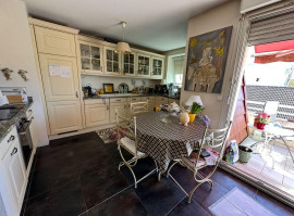 
                                                                                        Location
                                                                                         Opportunité rare sur canal et Proxi tram 
Calme