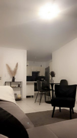 
                                                                                        Location
                                                                                         P3 quartier Pompidou Nîmes