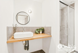 
                                                                                        Vente
                                                                                         Paris 10ème 3 pièces 58 m² calme sur cour à neuf