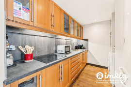 
                                                                                        Vente
                                                                                         Paris 10ème 4 pièces 98 m² sur rue rénové
