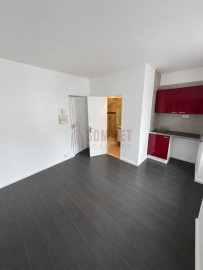 
                                                                                        Location
                                                                                         PARIS 15ᵉ – RUE VIALA – STUDIO LUMINEUX