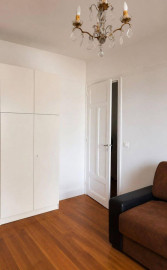 
                                                                                        Location
                                                                                         Paris 15e – Studio meublé 27 m² avec balcon