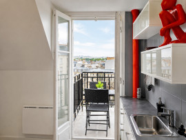 
                                                                                        Vente
                                                                                         Paris 16e – Avenue Adrien Hébrard – Chambre de service au 8e étage avec ascenseur