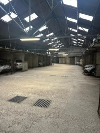 Location
Parking / garage fermé sécurisé - Rue de Valmy