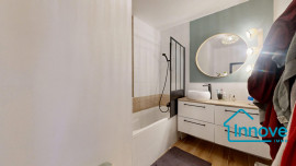 
                                                                                        Vente
                                                                                         Parly 2 : appartement 3 pièces de 75 m² avec loggia, cave et p
