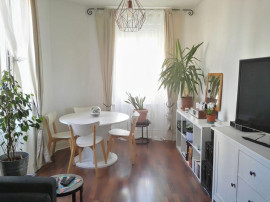 
                                                                                        Location
                                                                                         Particulier loue 3 pièces 51m²