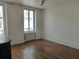 
                                                                                        Location
                                                                                         Particulier loue F2 44 m2 600 euros cc