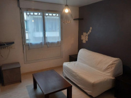 
                                                                                        Location
                                                                                         Particulier loue studio meublé