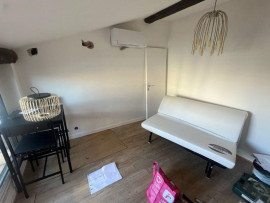 
                                                                                        Location
                                                                                         Particulier loue studio meublé centre ville