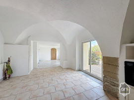 
                                                                                        Vente
                                                                                         Partie de Mas avec dépendance sur terrain