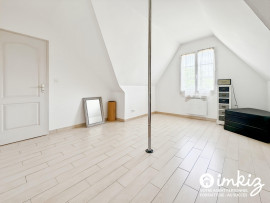 Vente
Pavillon 115 m² - 6 pièces avec sous sol complet