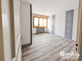 
                                                                                        Vente
                                                                                         Pavillon Plain Pieds 7 pièces - Terrain 957 m²