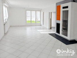 
                                                                                        Vente
                                                                                         Pavillon Plain Pieds 7 pièces - Terrain 957 m²