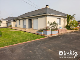 
                                                                                        Vente
                                                                                         Pavillon Plain Pieds 7 pièces - Terrain 957 m²