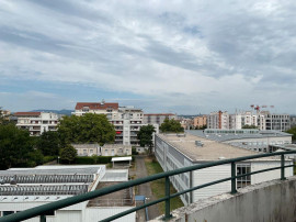 
                                                                                        Location
                                                                                         Penthouse Lumineux - 1 Chambre -Villerubanne