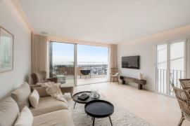 
                                                                                        Vente
                                                                                         Penthouse sur la Marina de Puerto Banus