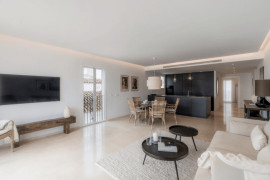 
                                                                                        Vente
                                                                                         Penthouse sur la Marina de Puerto Banus