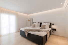 
                                                                                        Vente
                                                                                         Penthouse sur la Marina de Puerto Banus