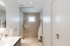 
                                                                                        Vente
                                                                                         Penthouse sur la Marina de Puerto Banus