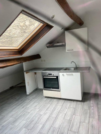 
                                                                                        Location
                                                                                         Petit 2 pièces mansardé Choisy le roi