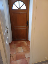 
                                                                                        Location
                                                                                         Petit appartement avec une petite cour