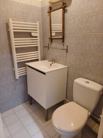 
                                                                                        Location
                                                                                         Petit appartement avec une petite cour