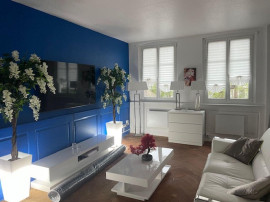
                                                                                        Location
                                                                                         PETIT APPARTEMENT DE STANDING