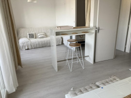 
                                                                                        Location
                                                                                         Petit cocoon