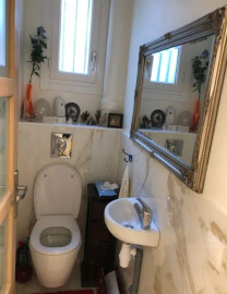 
                                                                                        Location
                                                                                         Petit copro en brique et pierre de Paris
