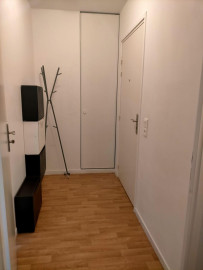 
                                                                                        Location
                                                                                         Petit studio accueillant