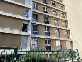 
                                                                                        Location
                                                                                         Petit studio confortable, dans bon environnement