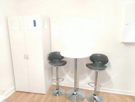 Location
Petit studio douillet dans le Paris bohème (loyer tout inclus)