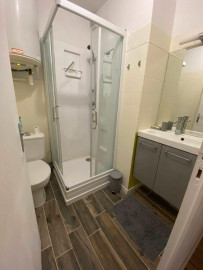 
                                                                                        Location
                                                                                         Petit T2 traversant hypercentre calme et lumineux