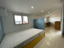 
                                                                                        Location
                                                                                         Petite location tranquille