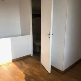 
                                                                                        Location
                                                                                         Petite maison 25m² dans un quartier calme