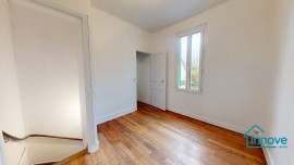 
                                                                                        Location
                                                                                         Petite maison avec jardinet