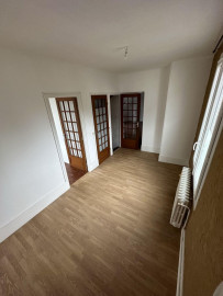 
                                                                                        Location
                                                                                         Petite maison du XIXème dans village calme