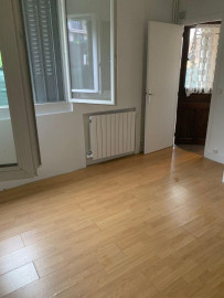 
                                                                                        Location
                                                                                         Petite maison indépendante