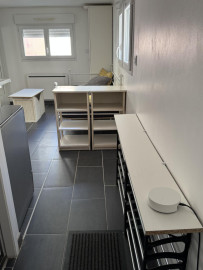 
                                                                                        Location
                                                                                         Petite maison individuelle plein pied, terrasse