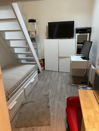 
                                                                                        Location
                                                                                         Petite maison tranquille