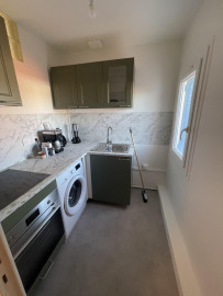 
                                                                                        Location
                                                                                         Petite maison tranquille