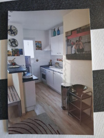 
                                                                                        Location
                                                                                         Petite maison tranquille