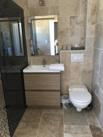 
                                                                                        Location
                                                                                         Petite maison tranquille