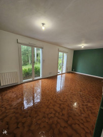 
                                                                                        Location
                                                                                         Petite maison tranquille à la campagne