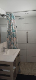 
                                                                                        Location
                                                                                         Petite maisonnette