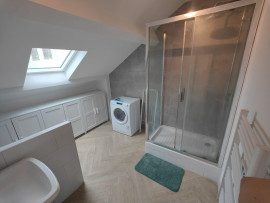 
                                                                                        Location
                                                                                         petite résidence tranquille quartier pavillonnaire