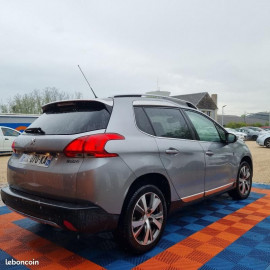 Voiture
Peugeot 2008 1.2 PURETECH - 12V TURBO