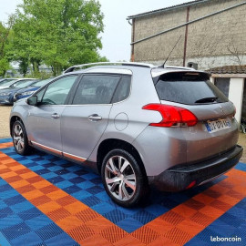 Voiture
Peugeot 2008 1.2 PURETECH - 12V TURBO