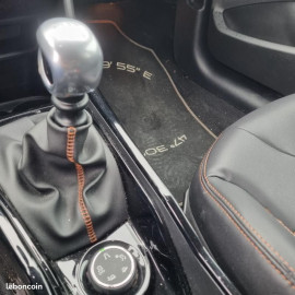 Voiture
Peugeot 2008 1.2 PURETECH - 12V TURBO